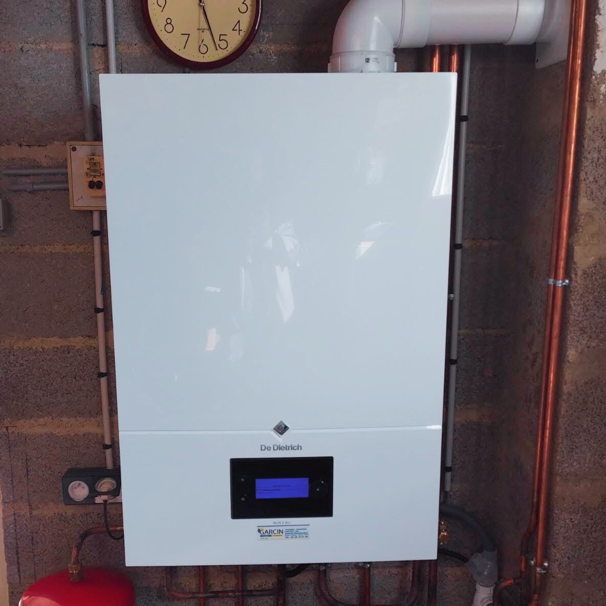 Installation de chaudière réalisée par la SARL Garcin chauffagiste à Niort dans les Deux-Sèvres